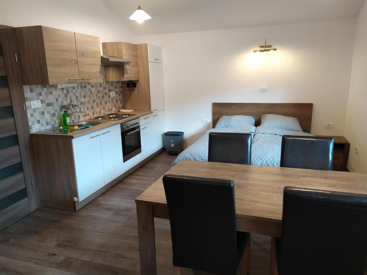 Gostilna Ulcar Otel Ig Dış mekan fotoğraf