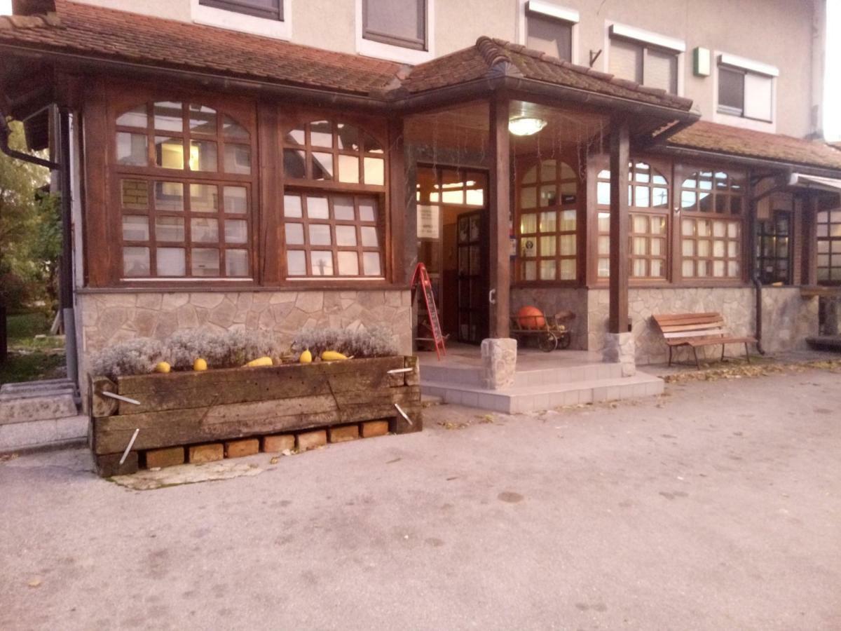 Gostilna Ulcar Otel Ig Dış mekan fotoğraf